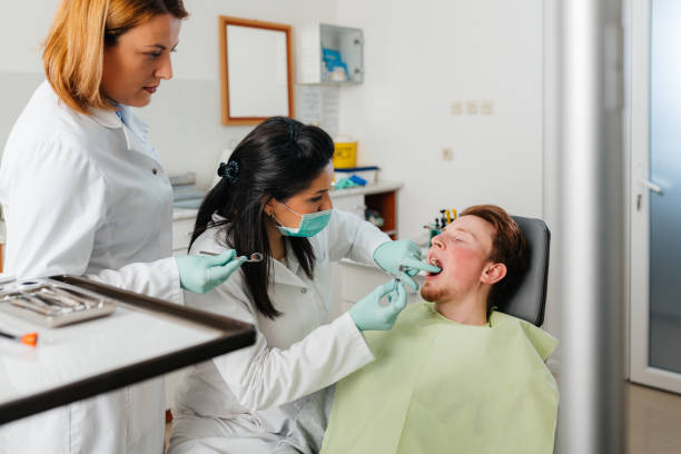 Best Emergency Tooth Extraction in Clinton, AR